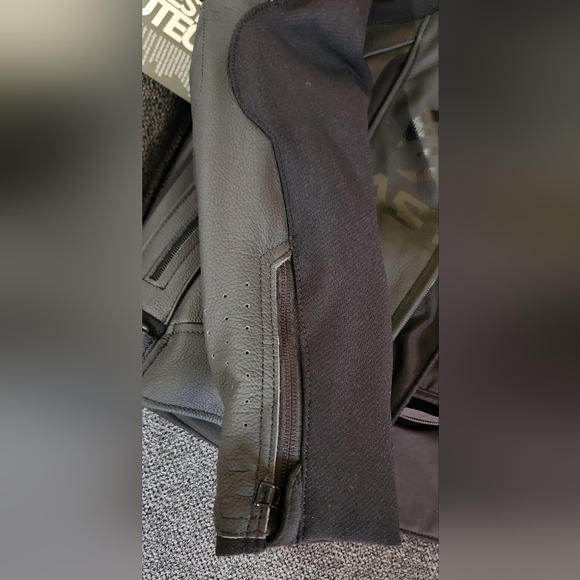Motorcycle Riding Jacket - Picture 8 of 11